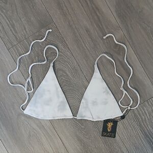 Skatie Ella Bikini Top In Gray & White Somerset - Size L